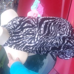 Adorable halter shirt n sports bra